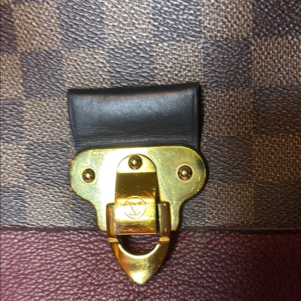 Louis Vuitton elegant purse 10 x 4 x 7 - Picture 4 of 16